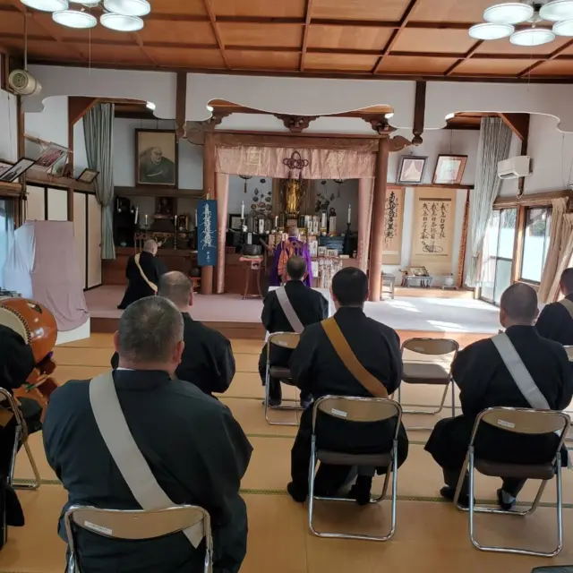 布教師会にて国立療養所多磨全生園へ研修に伺いました。
国立ハンセン病資料館を視察し、納骨堂と日蓮宗会堂にて慰霊の供養をしました。
35年間全生園と縁のあるお上人にハンセン病や現在の療養所の話を伺いました。

妙光寺　江藤

#日蓮宗
#湘南
#ハンセン病